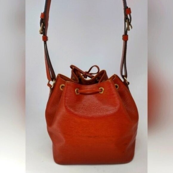 Louis Vuitton Epi Noe Leather Bucket Bag - Picture 2 of 16